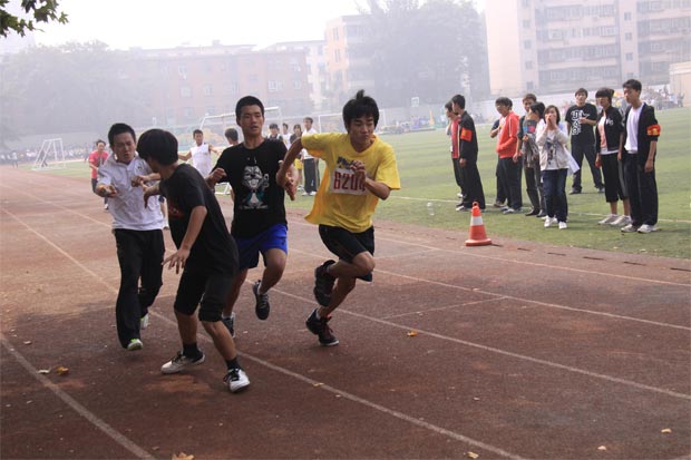 2011鄭州五中運(yùn)動(dòng)會(huì)長(zhǎng)短跑及接力賽